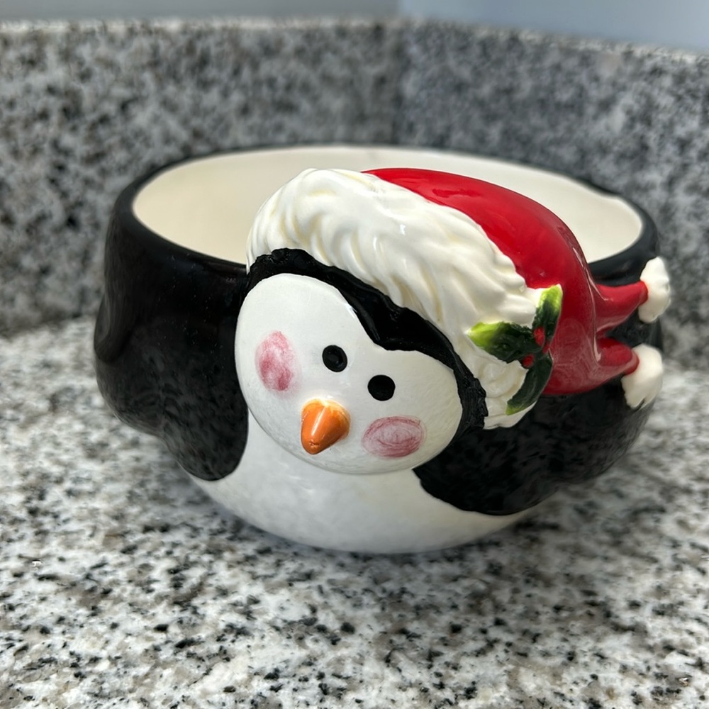 Home Interior Penguin Serving Bowl